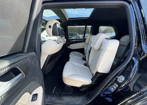 2017 Mercedes-Benz Gls 63 Amg 4Matic z USA, uszkodzony, nr VIN 4JGDF7FE7HA897346